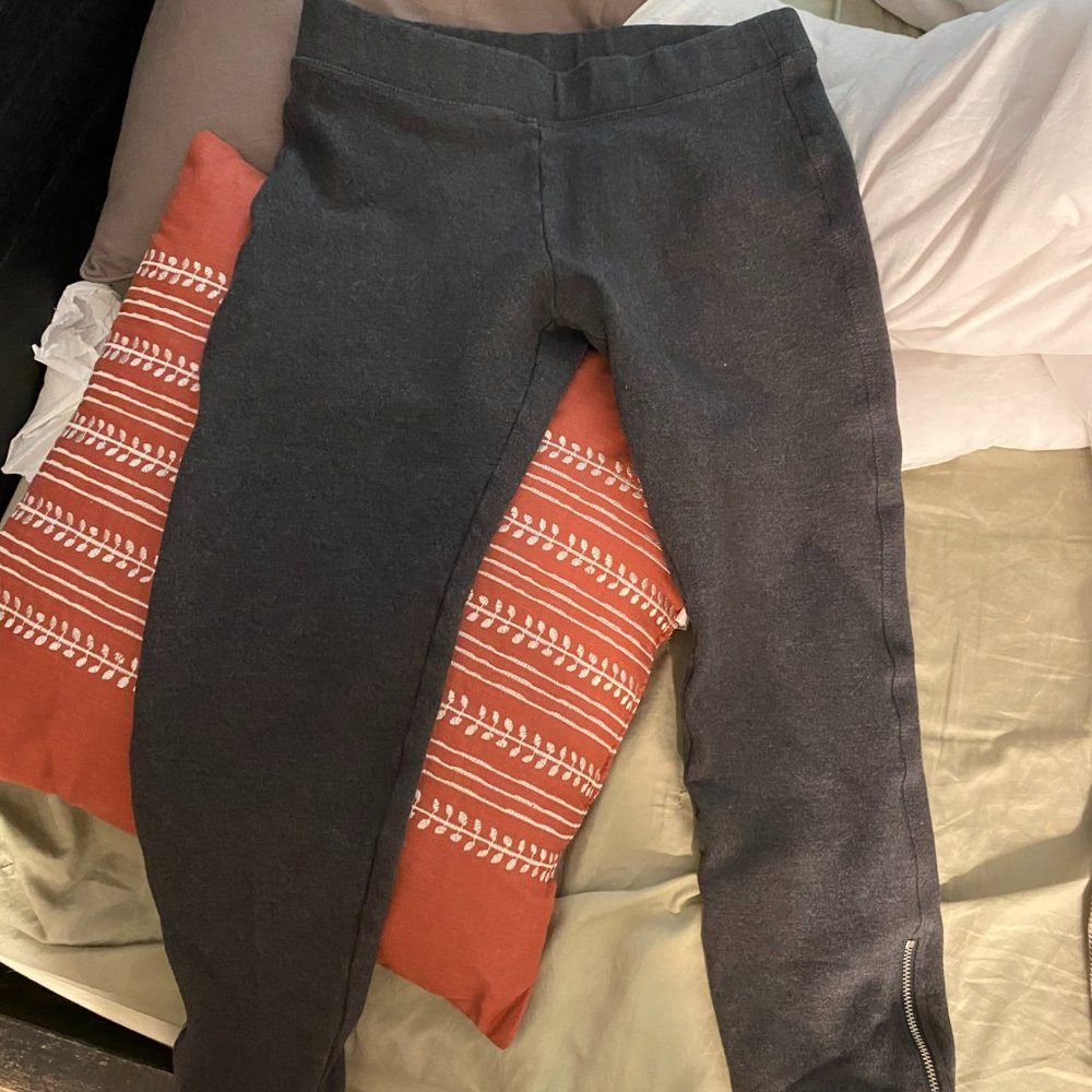 zipper detail gap xs charcoal gray leggings pants